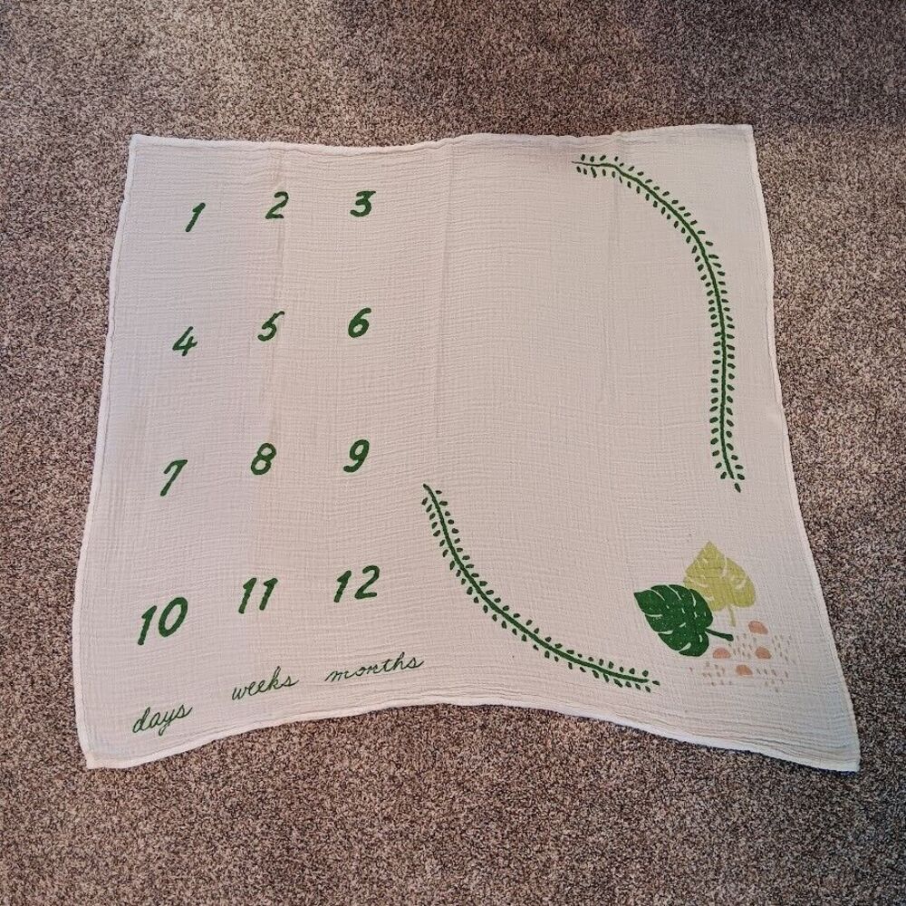 C R Gibson Baby Stepping Stones Baby Milestone Blanket Nature safari Muslin Leaf